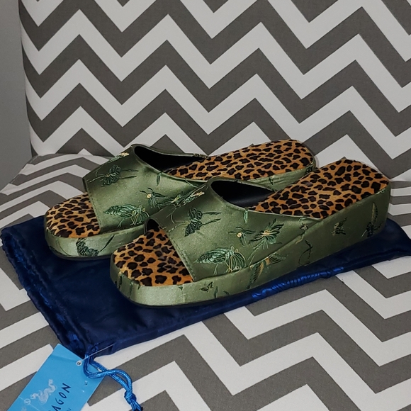 Blue Dragon by Rita Stein Shoes - BLUE DRAGON by Rita Stein Women's Green & Leopard Platform Sandals Size 8